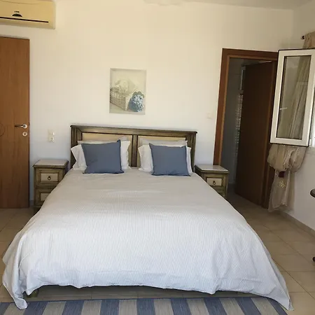 Noogony Lefkada * Nikiána